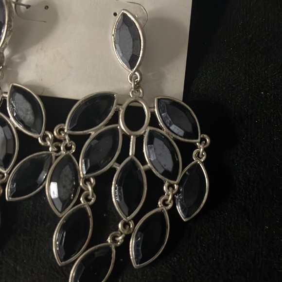 Gorgeous leave chandelier, earrings - Picture 2 of 3